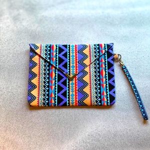MULTI COLOR GEOMETRIC CLUTCH